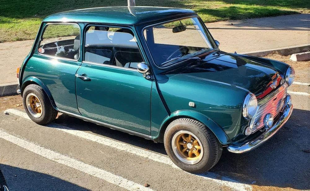 San Diego Minis Car Club classic Mini parked